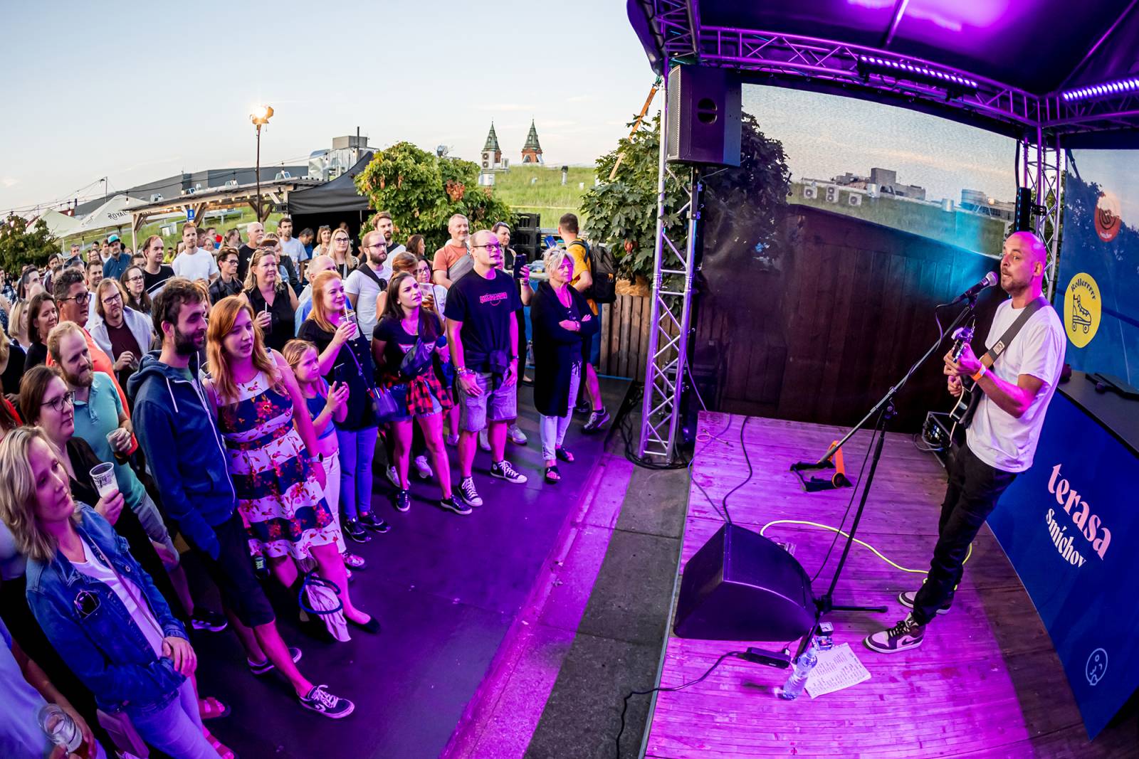 Vojtaano vystoupil pod širým nebem na Terase Smíchov