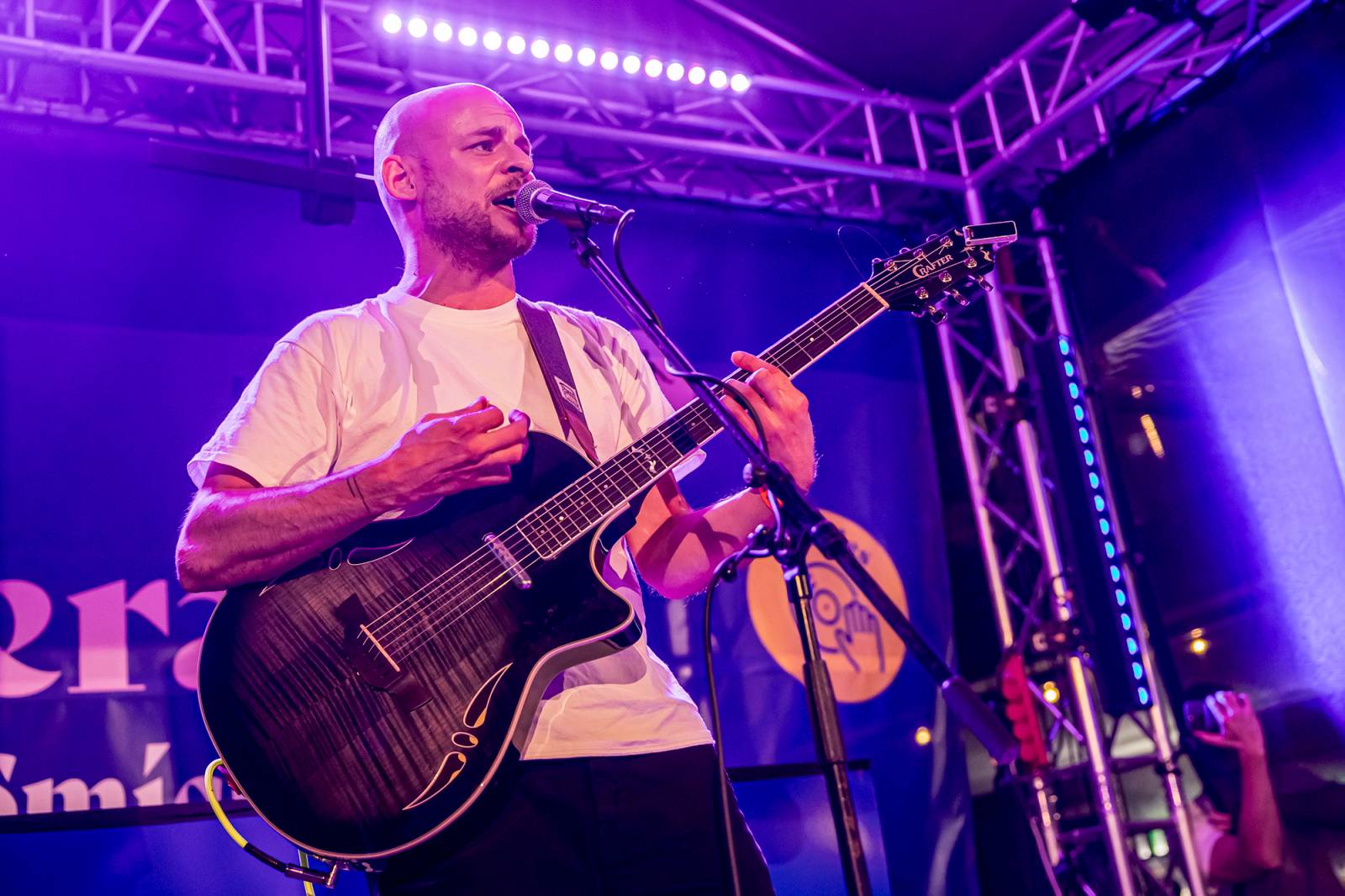 Vojtaano vystoupil pod širým nebem na Terase Smíchov