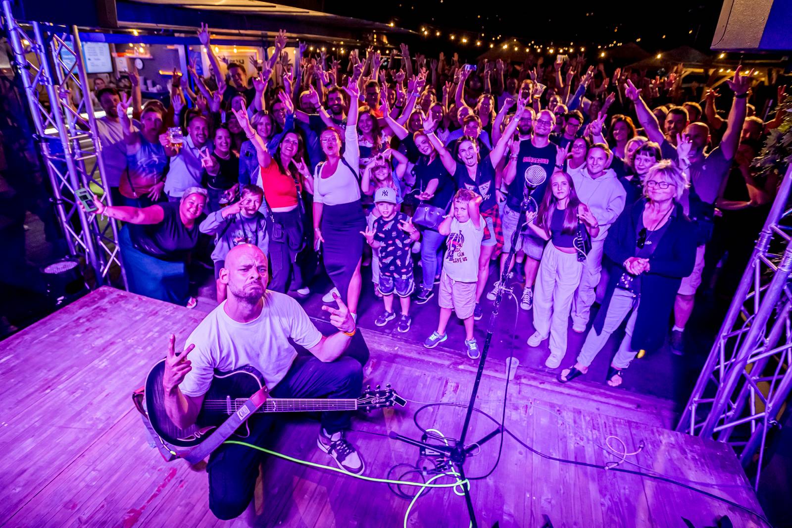 Vojtaano vystoupil pod širým nebem na Terase Smíchov