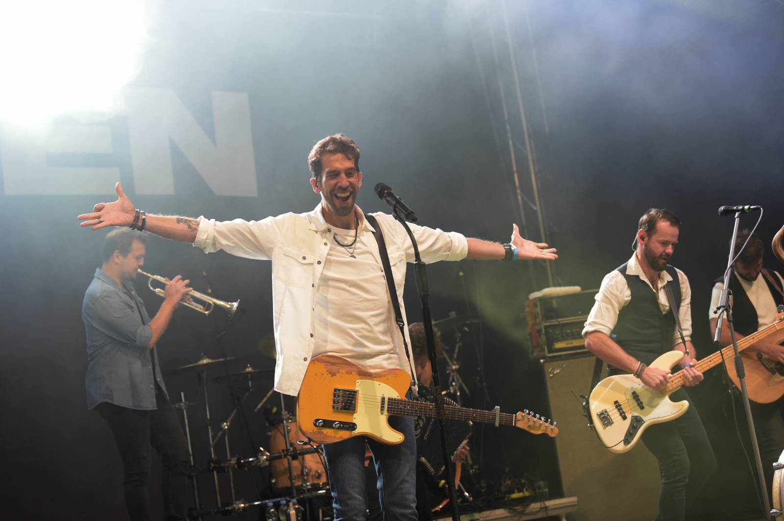 Jelen si podmanil Příbram, publikum bavili také Sofian Medjmedj a Poetika