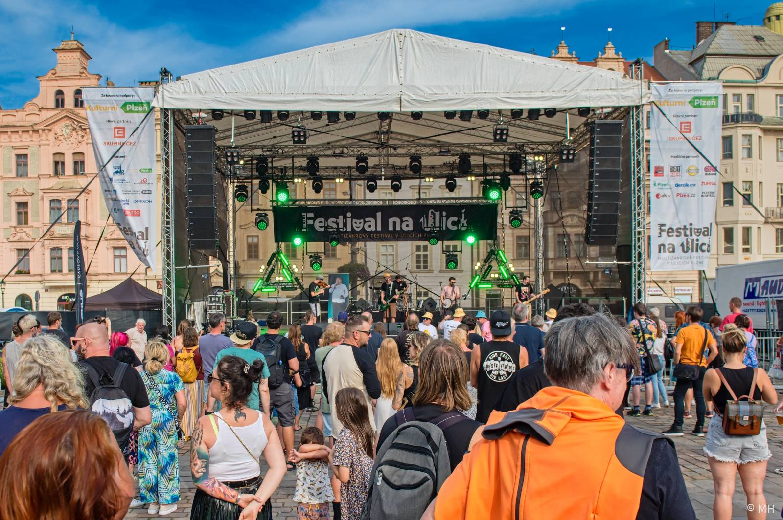 Pan Lynx, Absolutní neklid, Zlo z Jihu nebo Znouzectnost. Festival na ulici bavil Plzeň s více než 140 vystoupeními