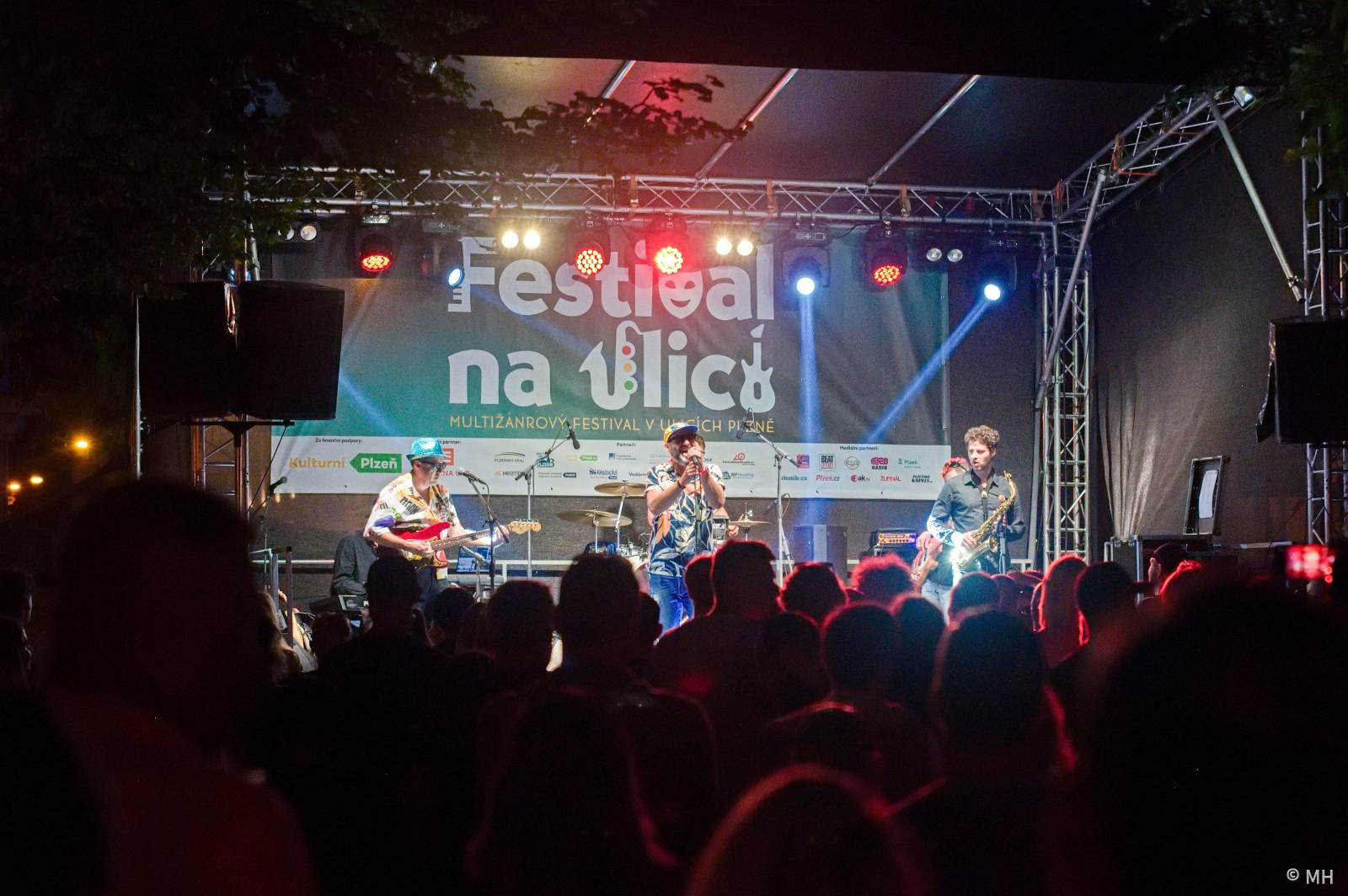 Pan Lynx, Absolutní neklid, Zlo z Jihu nebo Znouzectnost. Festival na ulici bavil Plzeň s více než 140 vystoupeními