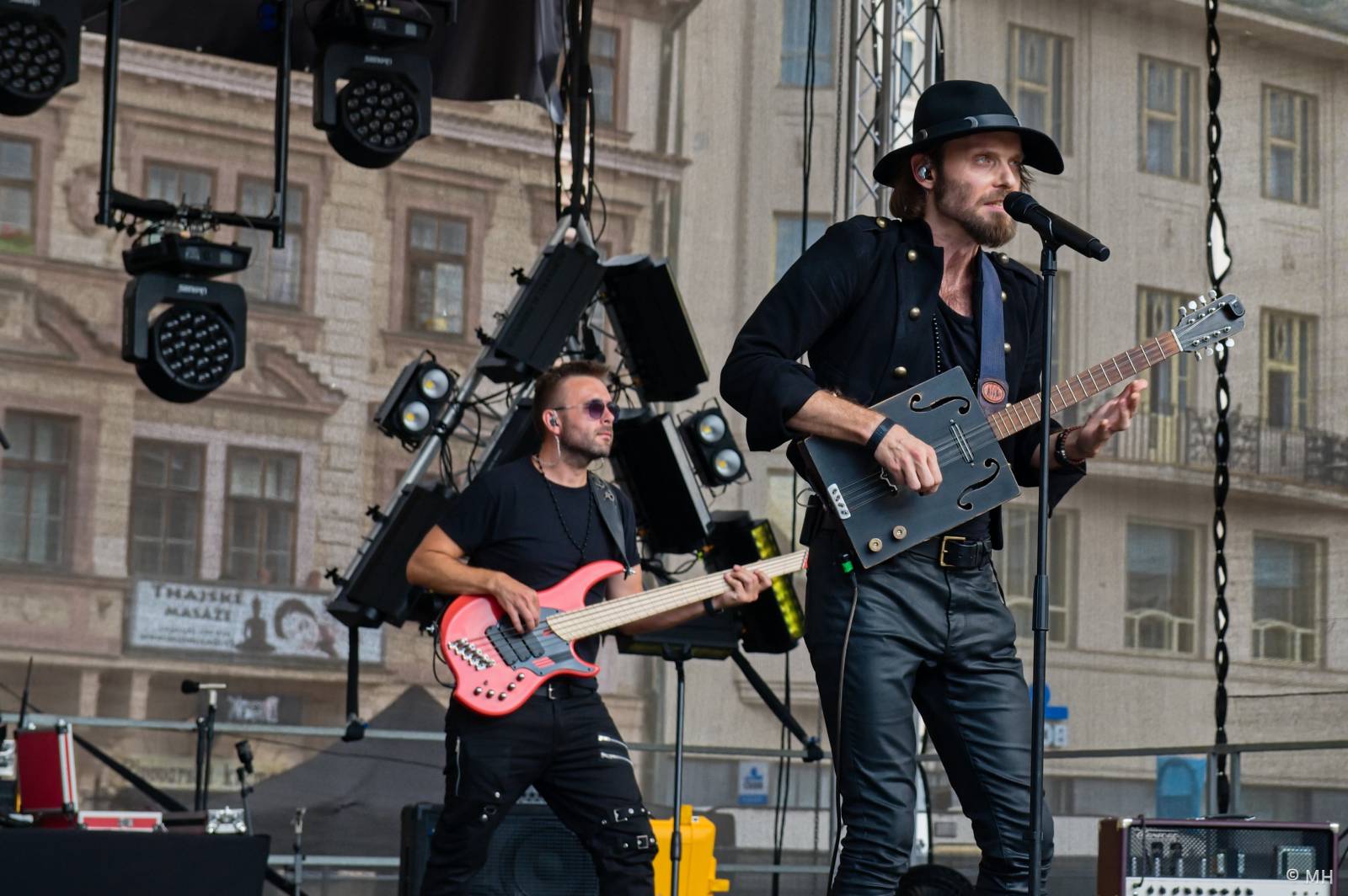 Pan Lynx, Absolutní neklid, Zlo z Jihu nebo Znouzectnost. Festival na ulici bavil Plzeň s více než 140 vystoupeními