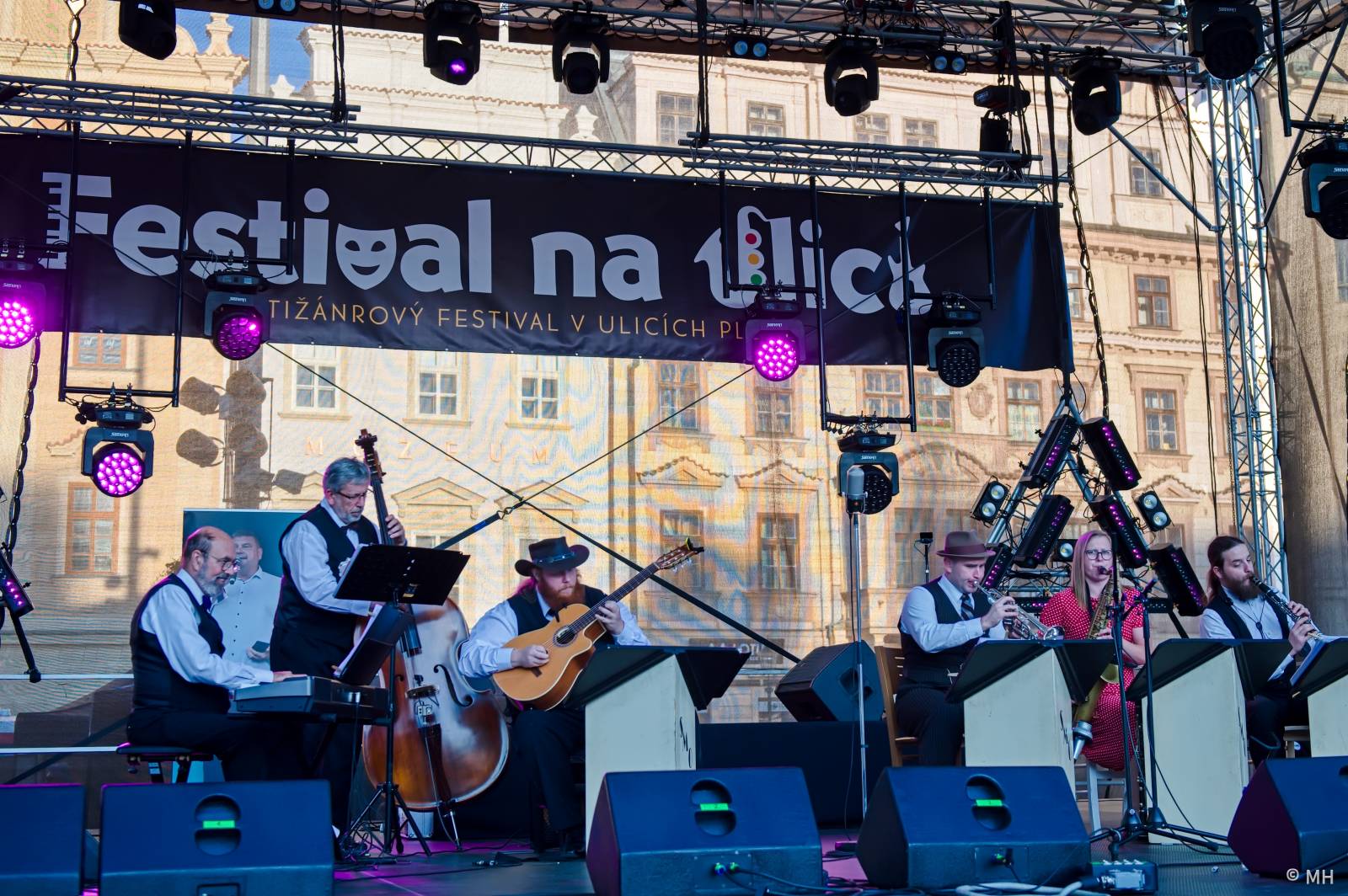 Pan Lynx, Absolutní neklid, Zlo z Jihu nebo Znouzectnost. Festival na ulici bavil Plzeň s více než 140 vystoupeními