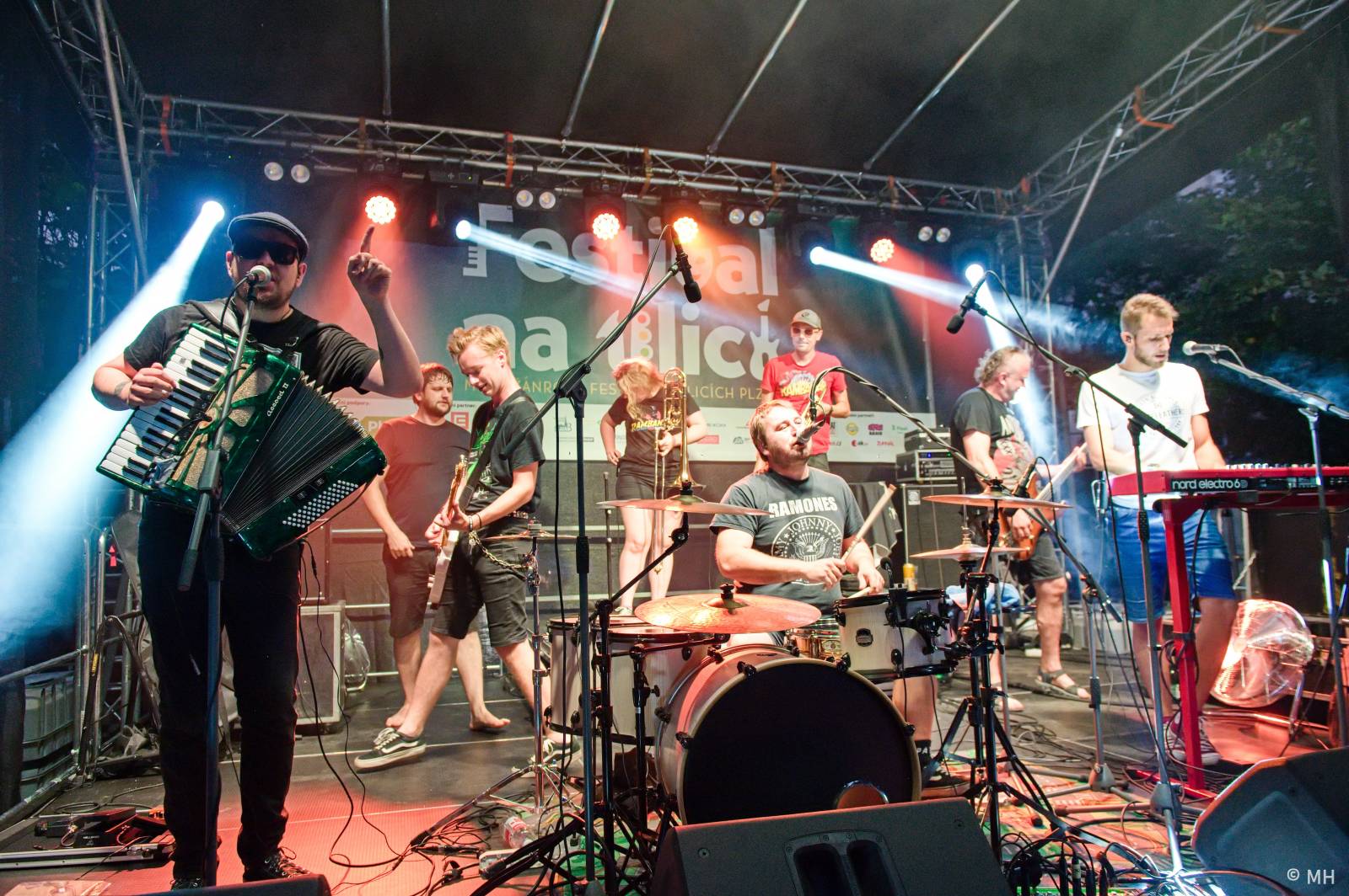 Pan Lynx, Absolutní neklid, Zlo z Jihu nebo Znouzectnost. Festival na ulici bavil Plzeň s více než 140 vystoupeními