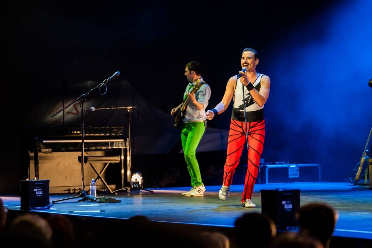 Queenie zakončili v Brně turné k osmnáctým narozeninám