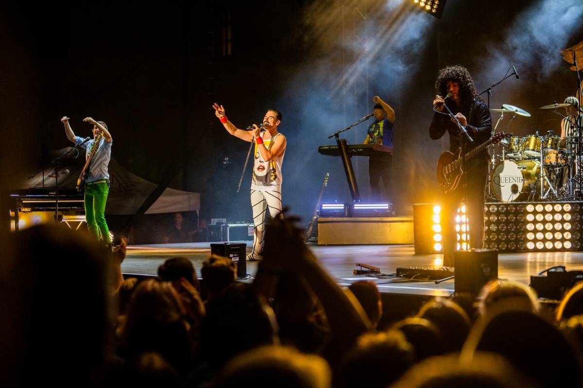 Queenie zakončili v Brně turné k osmnáctým narozeninám