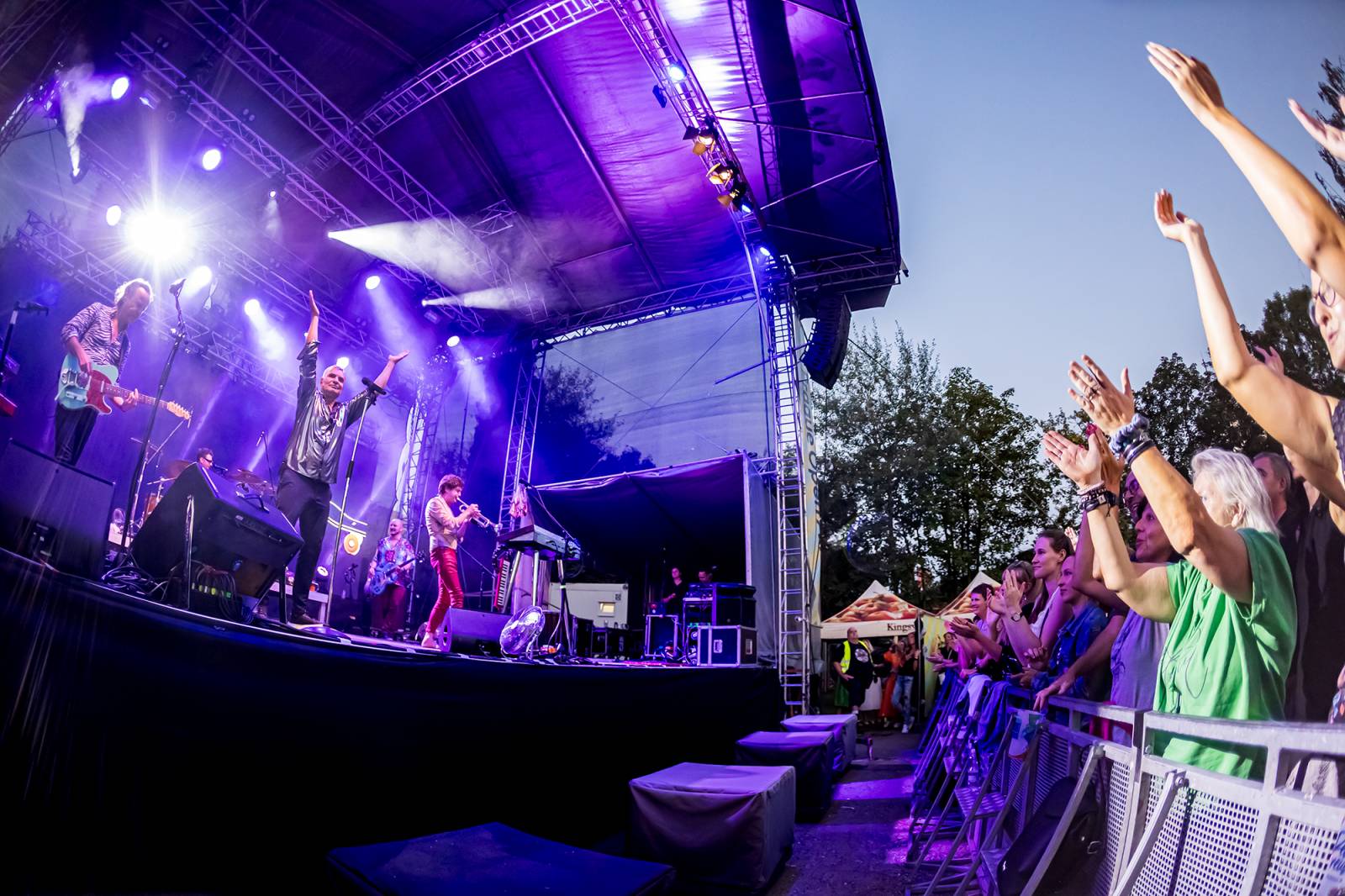 Mig 21 vyprodali Ledárny Braník, fanoušci si mohli vyzpívat plíce