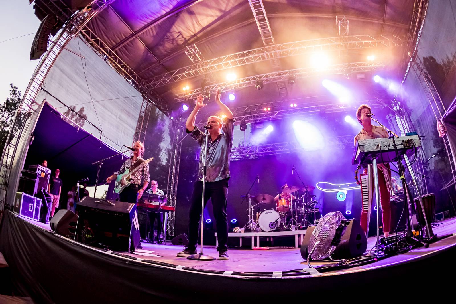 Mig 21 vyprodali Ledárny Braník, fanoušci si mohli vyzpívat plíce