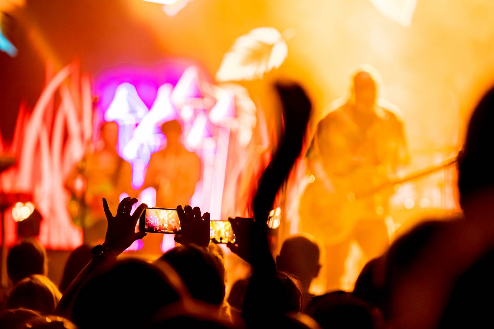 Mig 21 vyprodali Ledárny Braník, fanoušci si mohli vyzpívat plíce