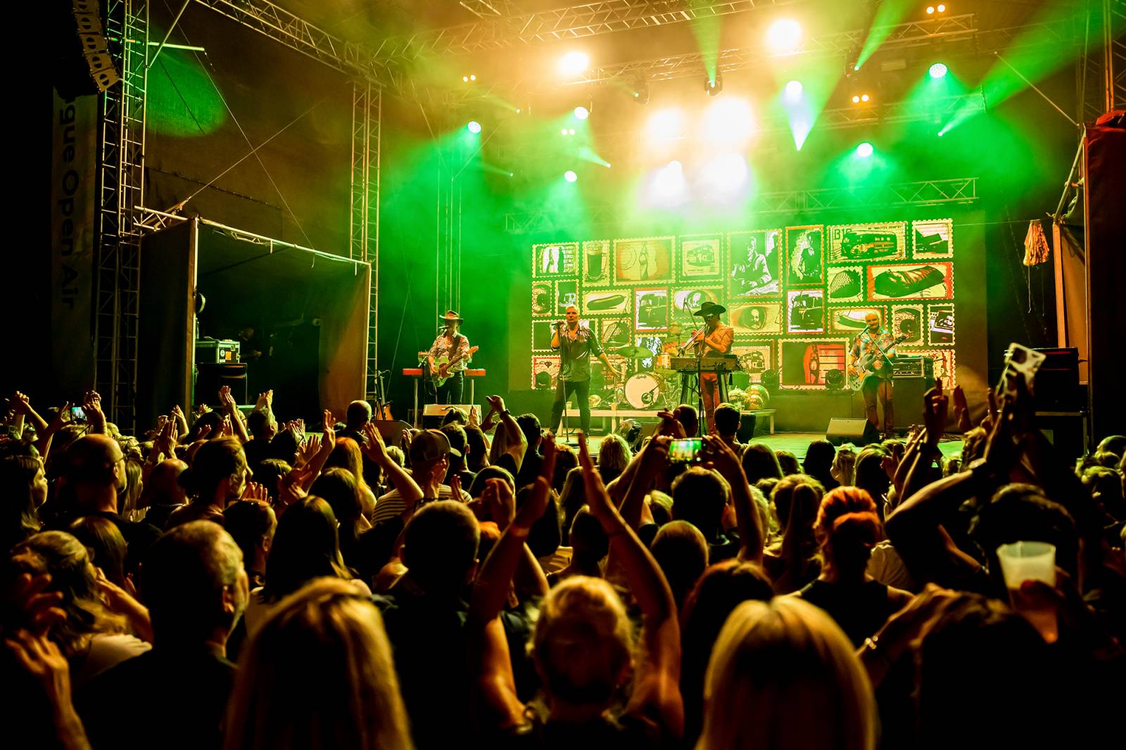 Mig 21 vyprodali Ledárny Braník, fanoušci si mohli vyzpívat plíce