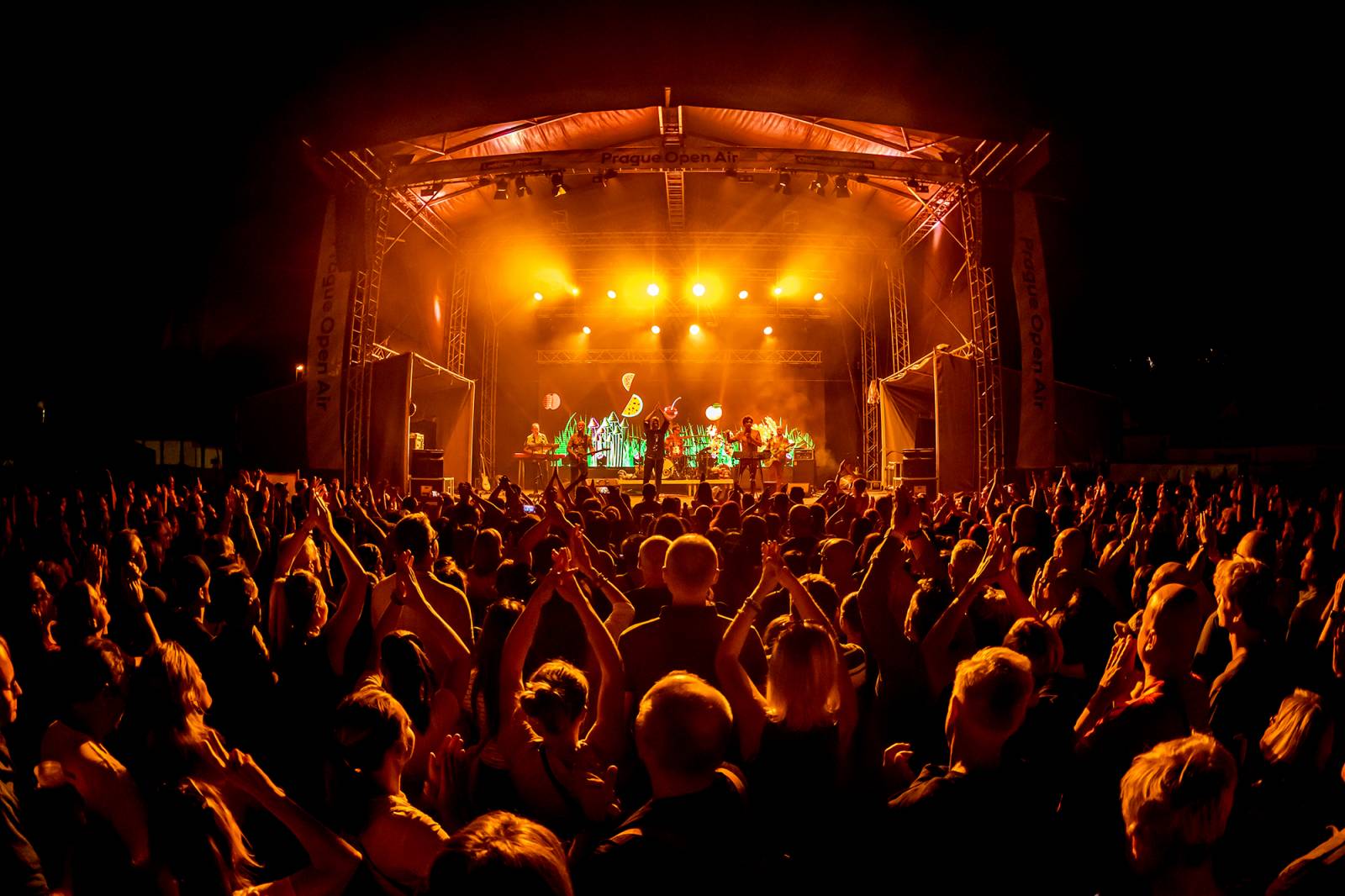 Mig 21 vyprodali Ledárny Braník, fanoušci si mohli vyzpívat plíce