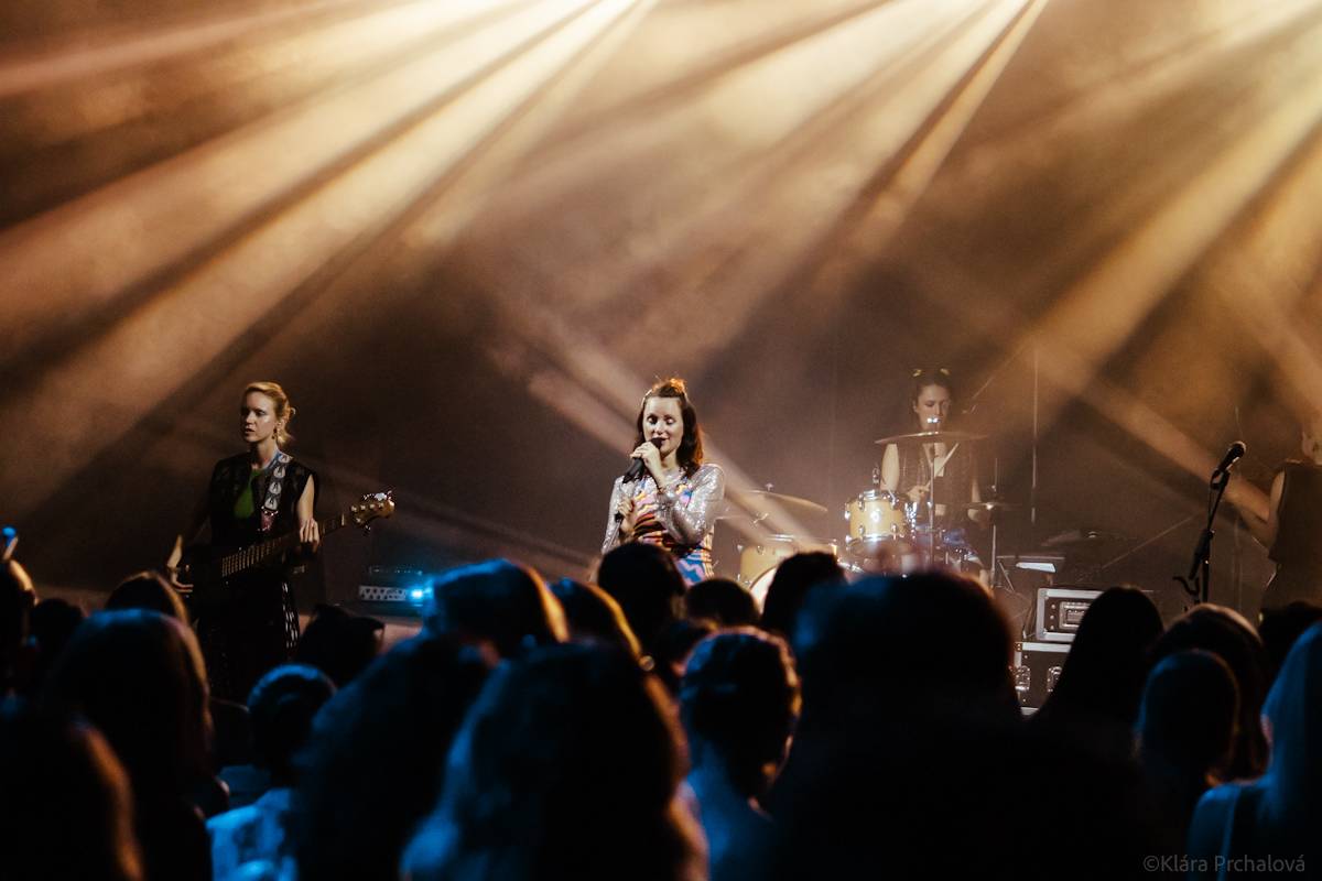 Vesna má za sebou poslední letošní samostatný koncert, vystoupila na Občanské plovárně