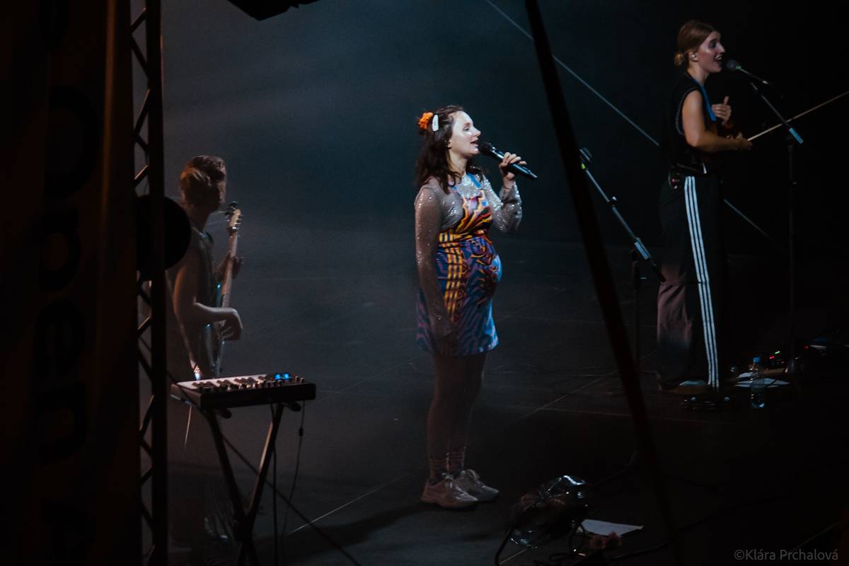 Vesna má za sebou poslední letošní samostatný koncert, vystoupila na Občanské plovárně