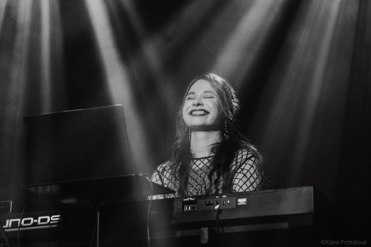 Vesna má za sebou poslední letošní samostatný koncert, vystoupila na Občanské plovárně