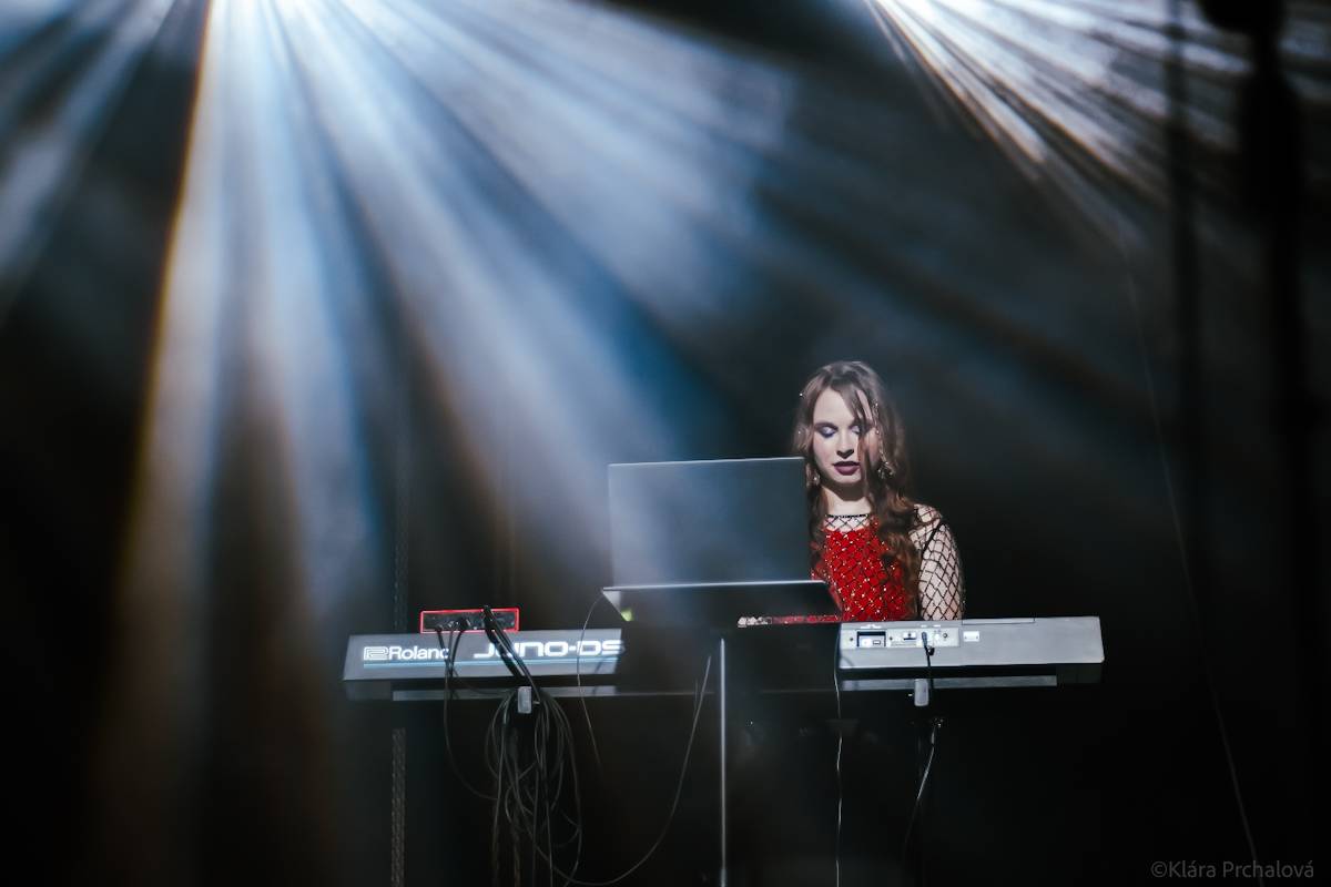 Vesna má za sebou poslední letošní samostatný koncert, vystoupila na Občanské plovárně