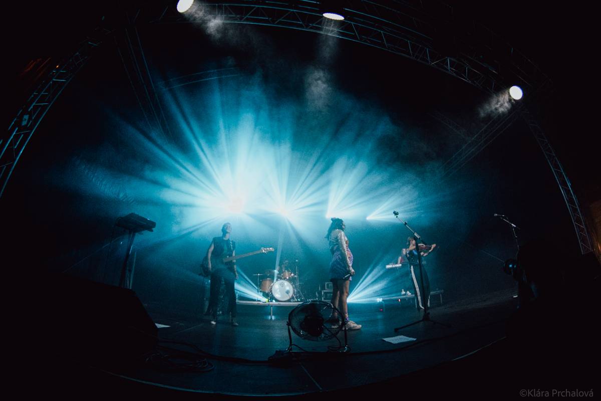 Vesna má za sebou poslední letošní samostatný koncert, vystoupila na Občanské plovárně