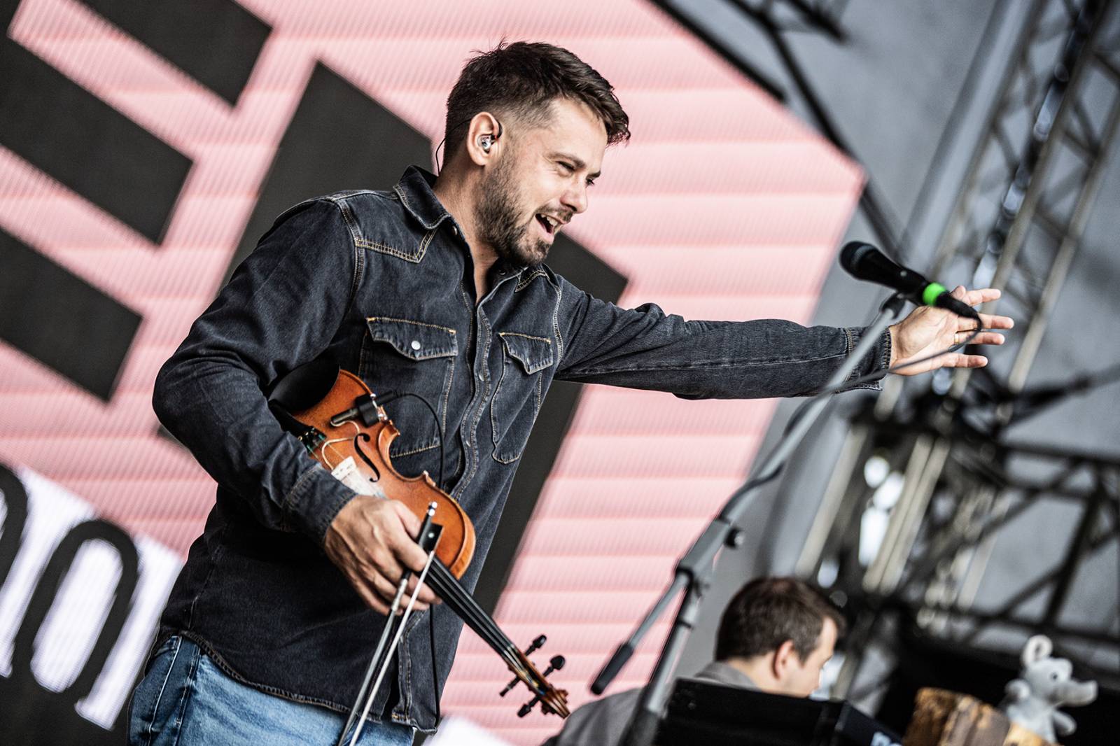 Poslední koncert Lucie s Davidem Kollerem. Na Bezdězu zazněly všechny její zásadní hity, fanoušci se neubránili slzám