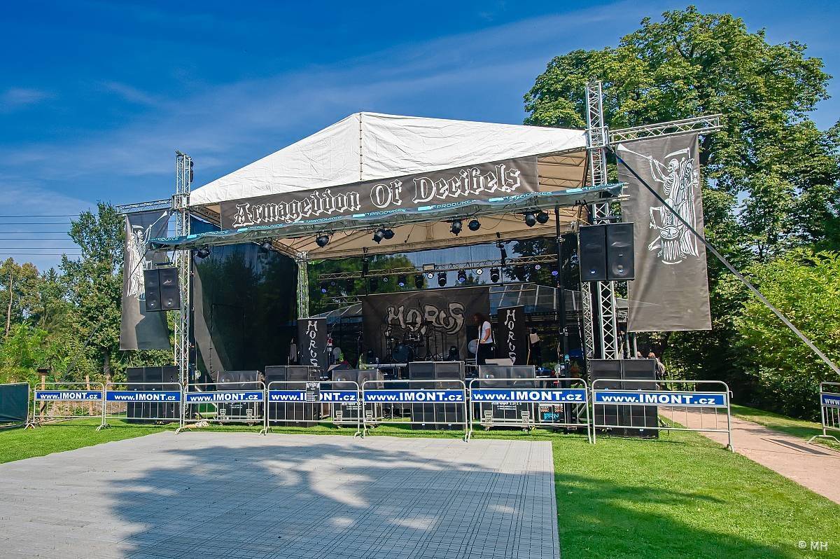 Hvězdou Armageddon Of Decibels byli kultovní Carpathian Forest z Norska, zaváleli i domácí Sorath a Morus