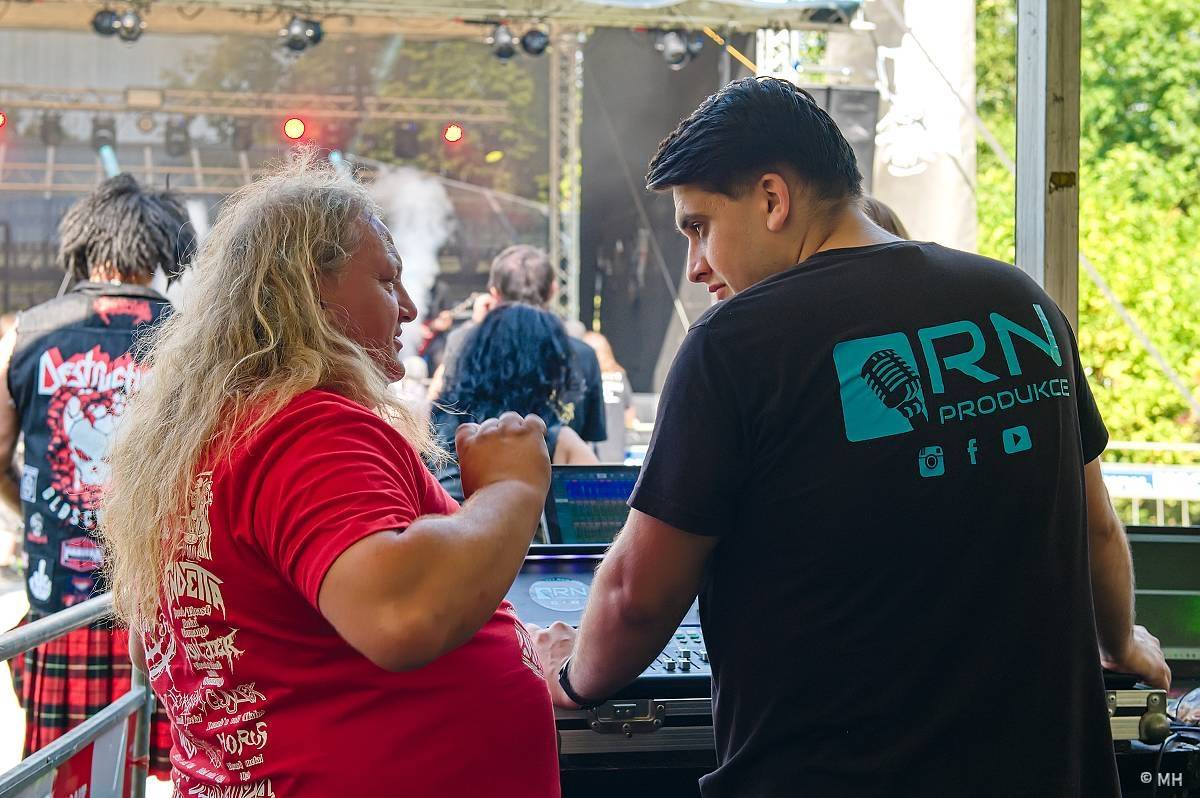 Hvězdou Armageddon Of Decibels byli kultovní Carpathian Forest z Norska, zaváleli i domácí Sorath a Morus