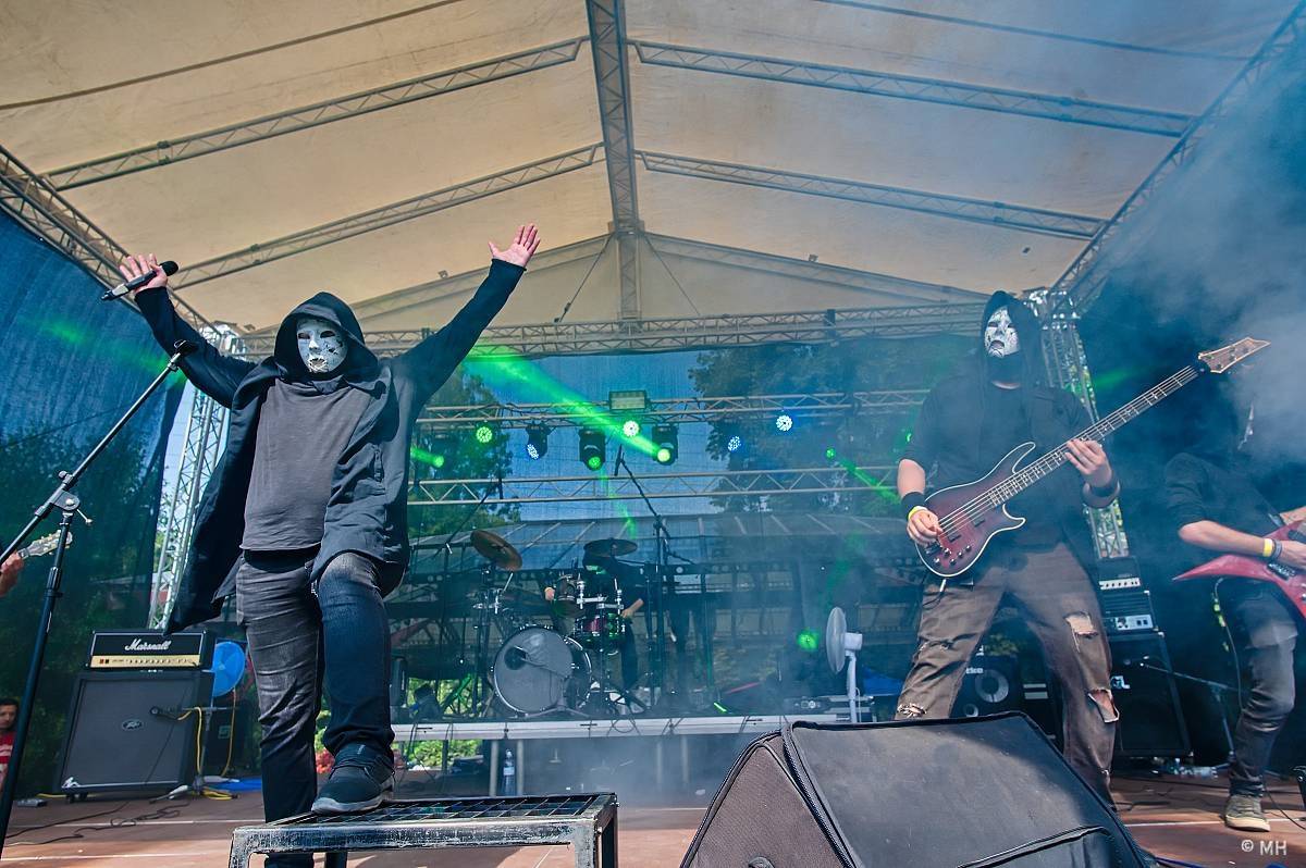 Hvězdou Armageddon Of Decibels byli kultovní Carpathian Forest z Norska, zaváleli i domácí Sorath a Morus