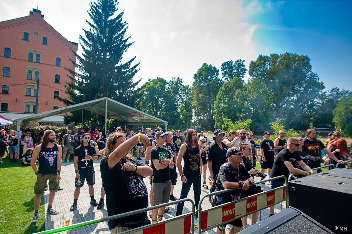 Hvězdou Armageddon Of Decibels byli kultovní Carpathian Forest z Norska, zaváleli i domácí Sorath a Morus