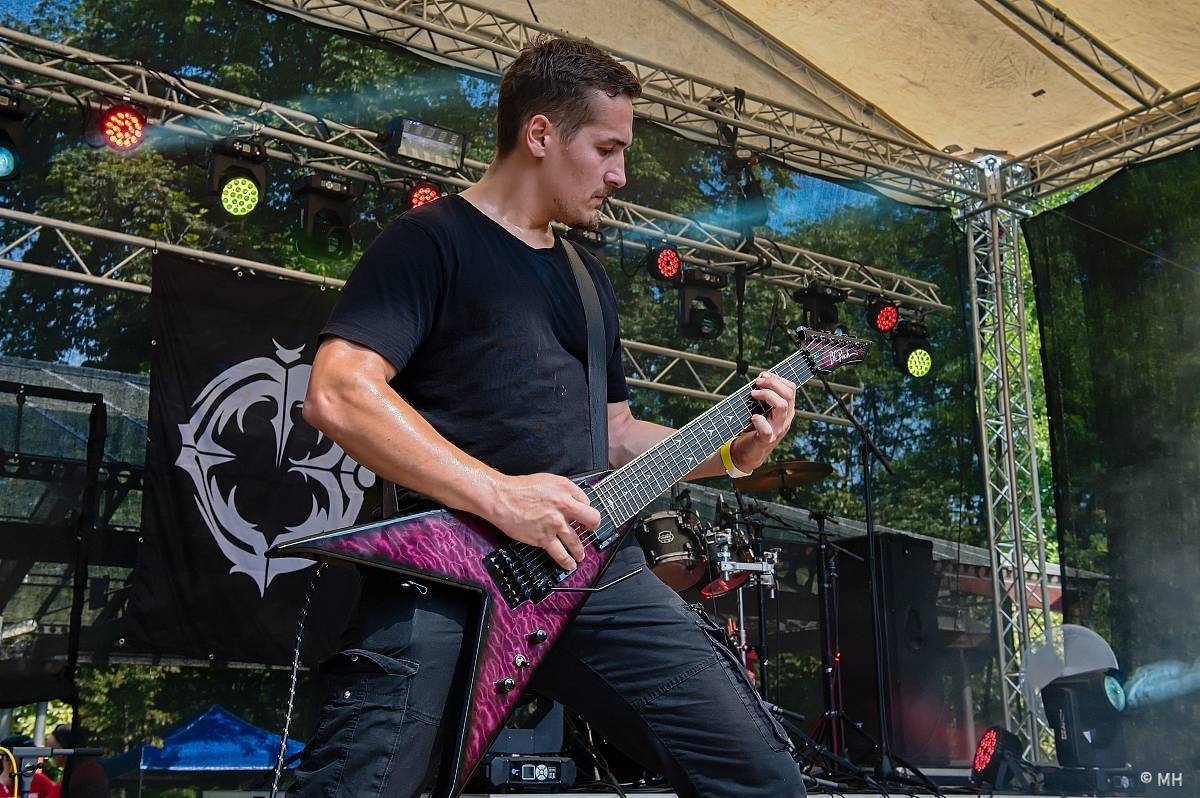 Hvězdou Armageddon Of Decibels byli kultovní Carpathian Forest z Norska, zaváleli i domácí Sorath a Morus