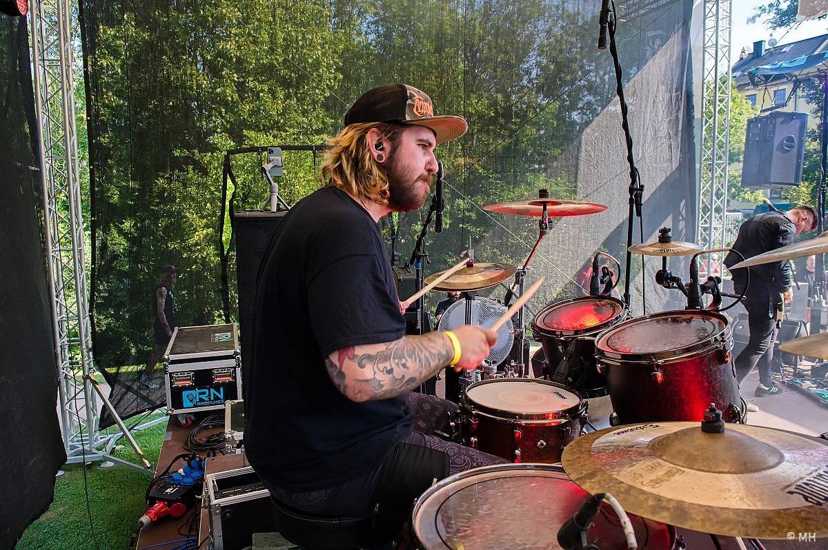 Hvězdou Armageddon Of Decibels byli kultovní Carpathian Forest z Norska, zaváleli i domácí Sorath a Morus