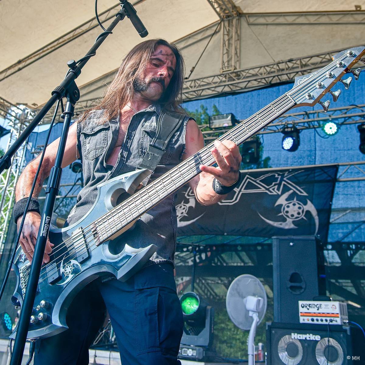 Hvězdou Armageddon Of Decibels byli kultovní Carpathian Forest z Norska, zaváleli i domácí Sorath a Morus