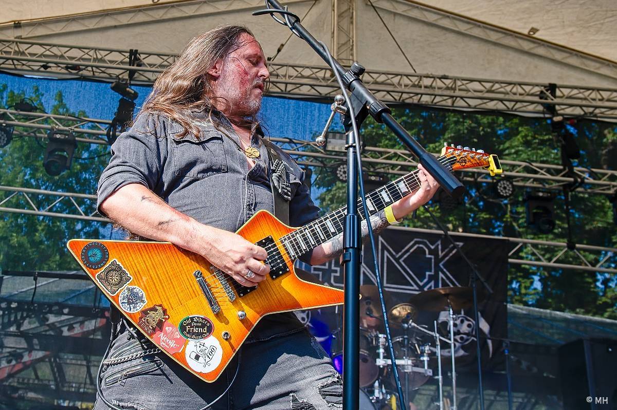 Hvězdou Armageddon Of Decibels byli kultovní Carpathian Forest z Norska, zaváleli i domácí Sorath a Morus