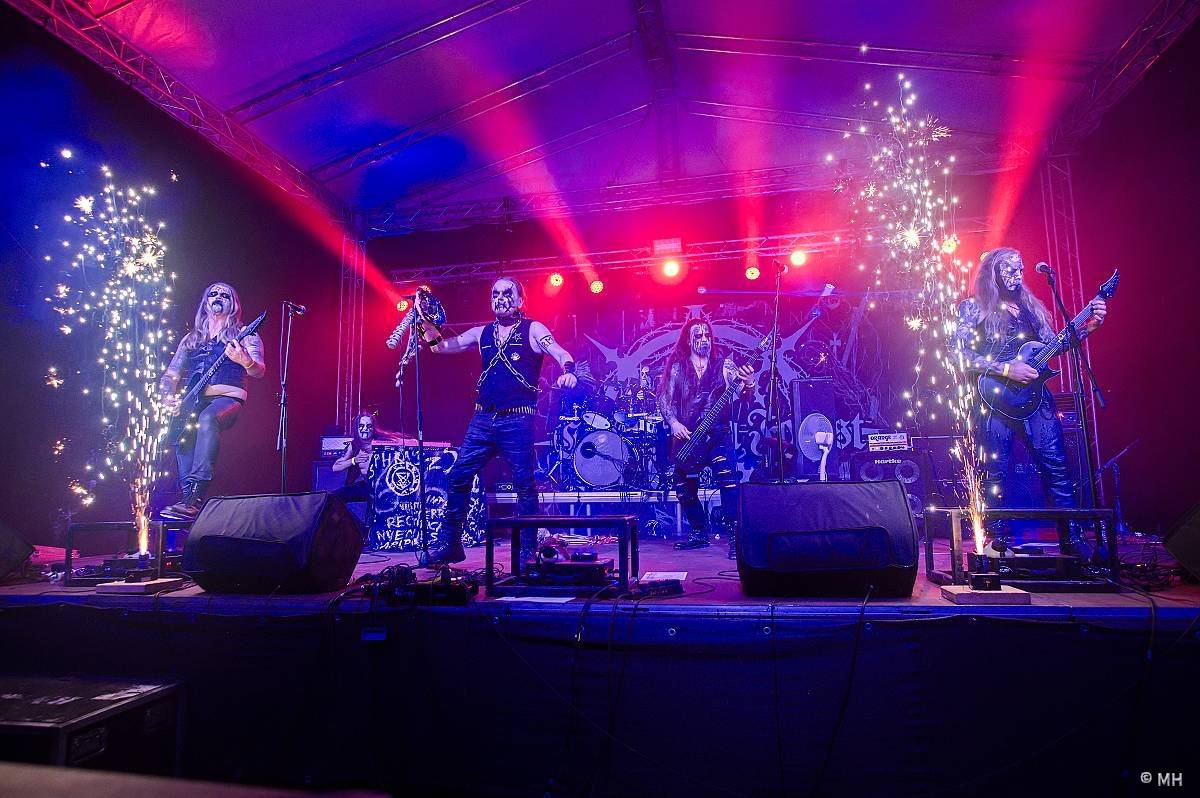 Hvězdou Armageddon Of Decibels byli kultovní Carpathian Forest z Norska, zaváleli i domácí Sorath a Morus