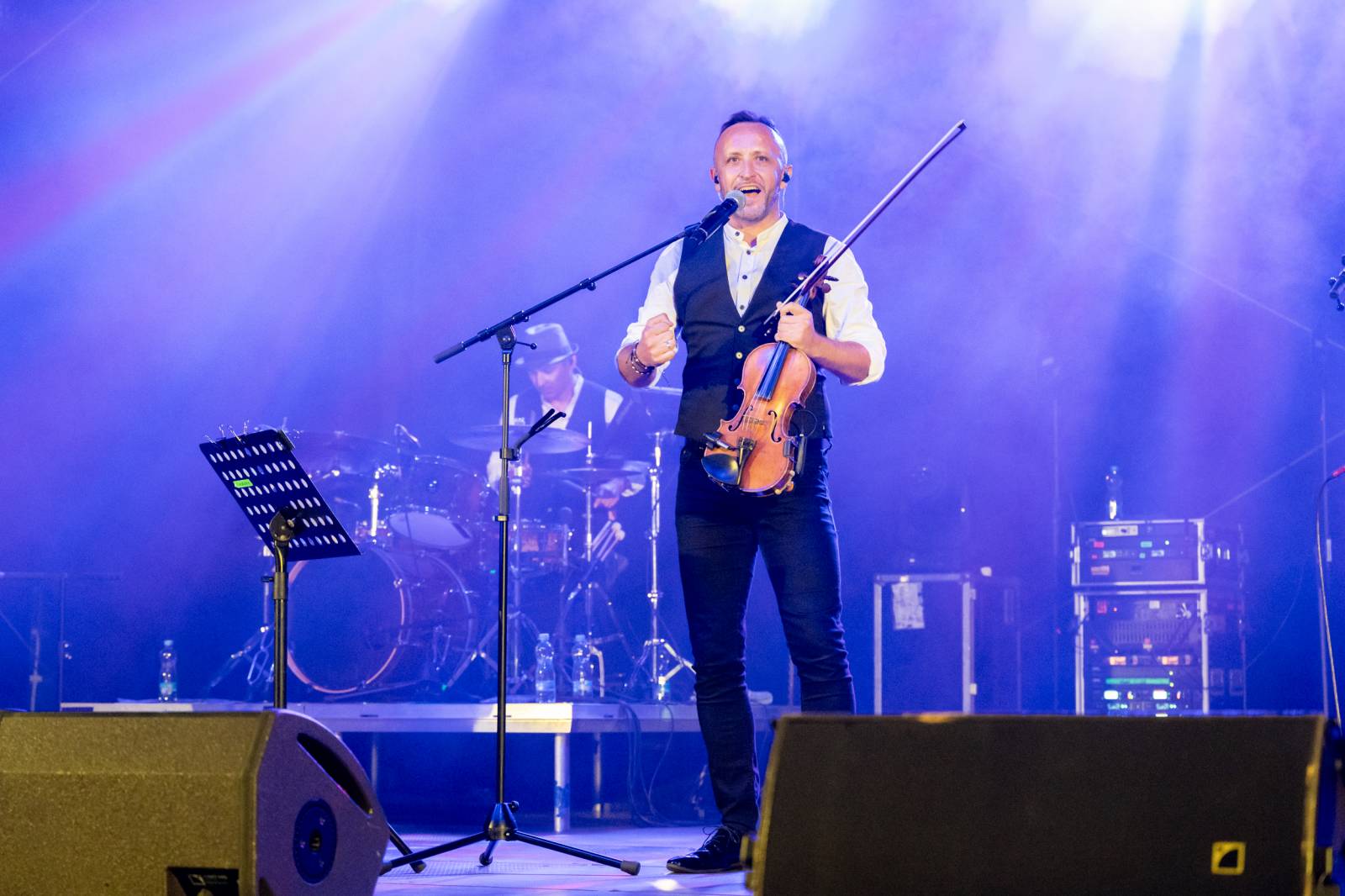 Kandráčovci slaví dvacet let na scéně, roztančili i Občanskou plovárnu v Praze