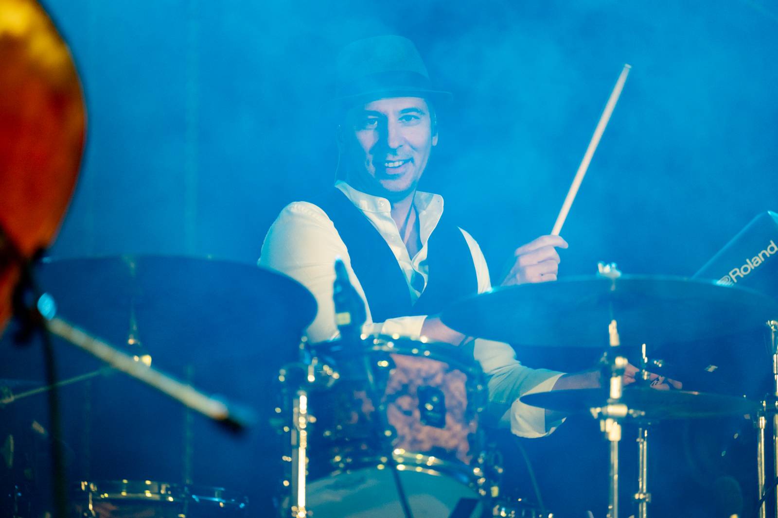 Kandráčovci slaví dvacet let na scéně, roztančili i Občanskou plovárnu v Praze