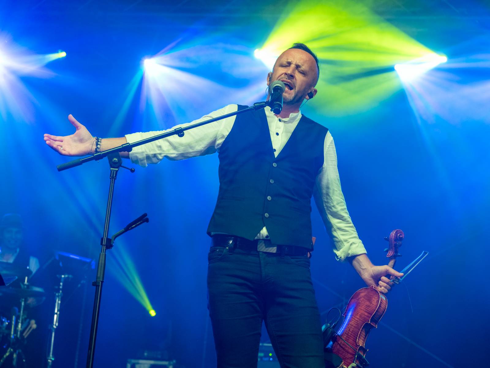 Kandráčovci slaví dvacet let na scéně, roztančili i Občanskou plovárnu v Praze