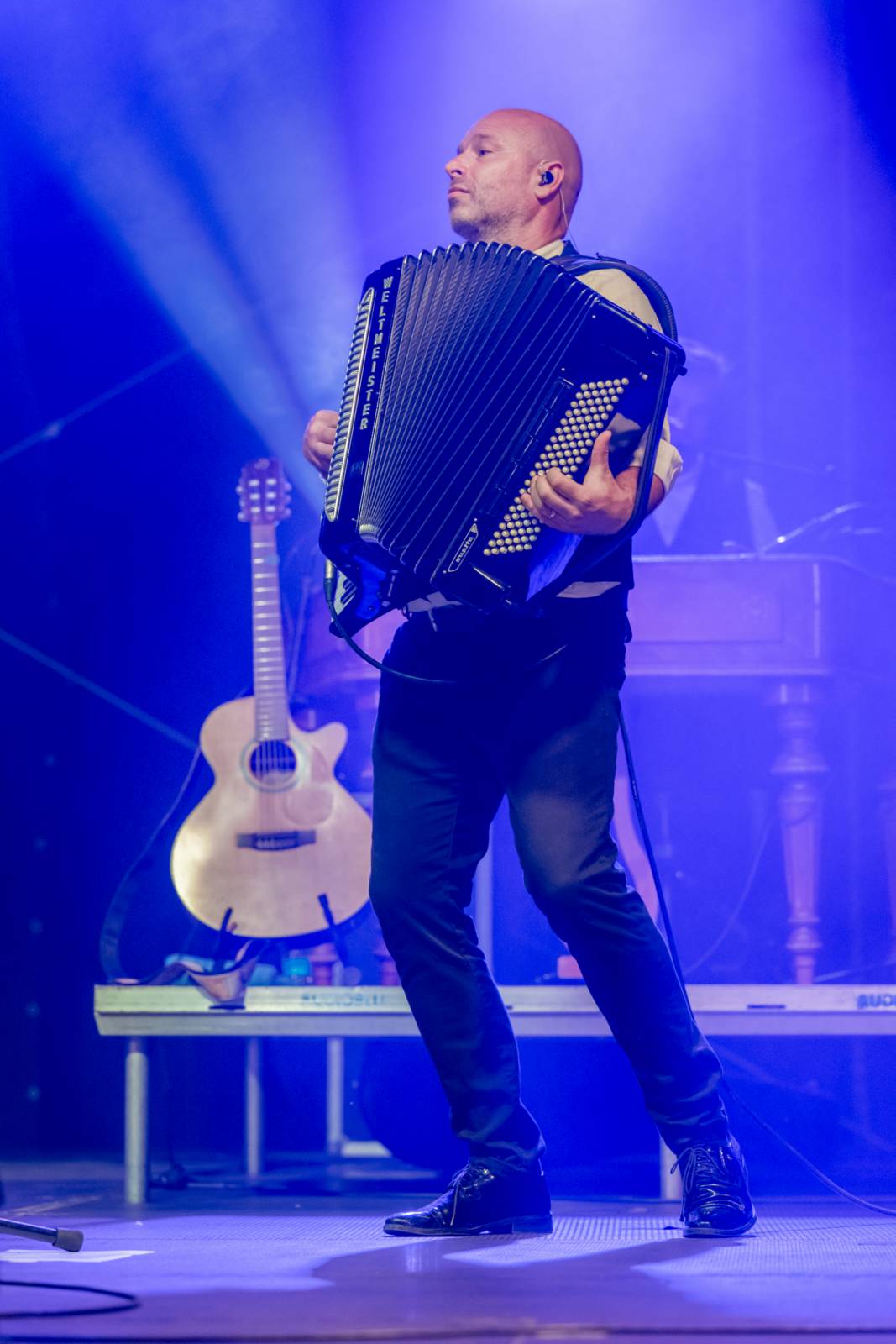 Kandráčovci slaví dvacet let na scéně, roztančili i Občanskou plovárnu v Praze