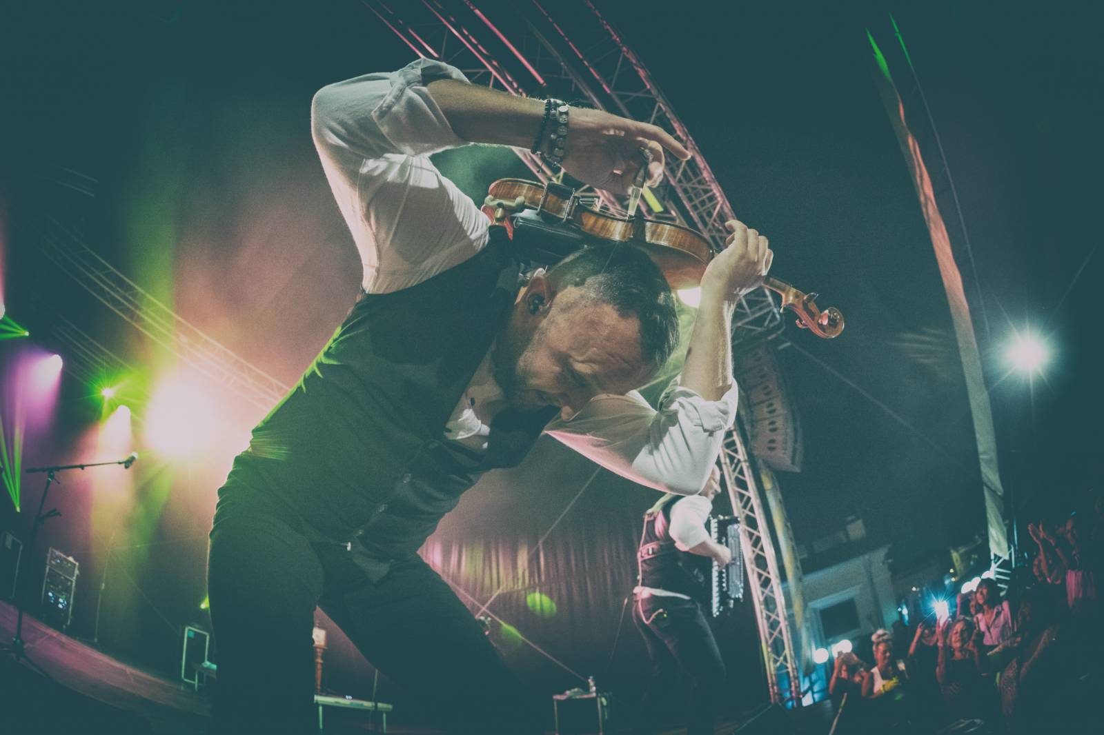 Kandráčovci slaví dvacet let na scéně, roztančili i Občanskou plovárnu v Praze