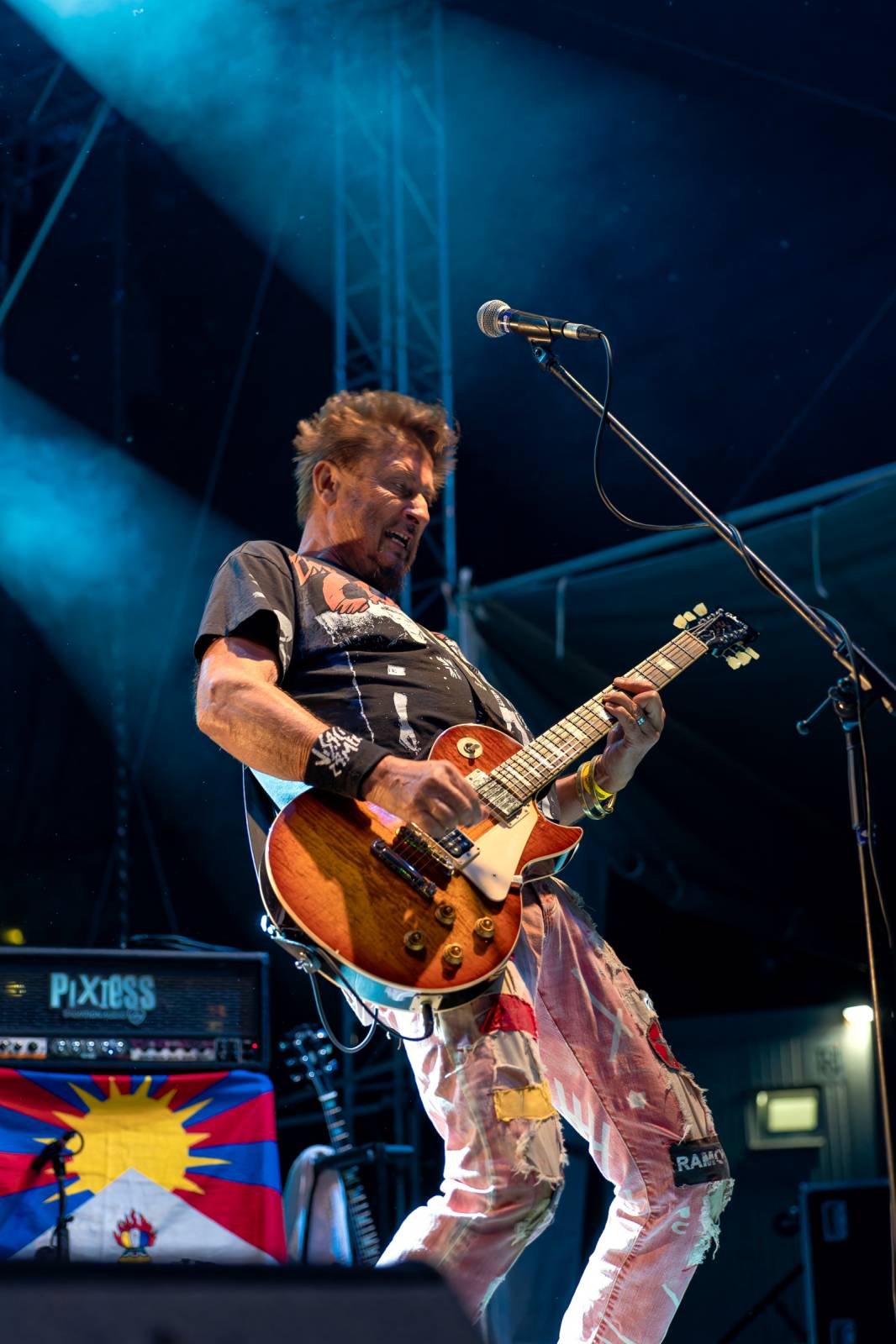 Punk není mrtev. Visací zámek zaplnil Ledárny Braník