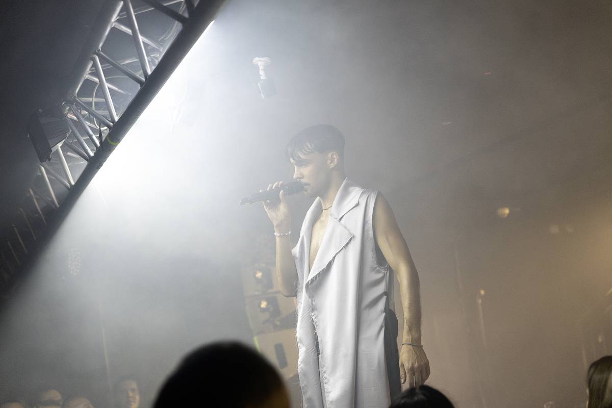 Adonxs oslavil koncertem v Rock Café své 29. narozeniny, předskakoval mu Tom Sean