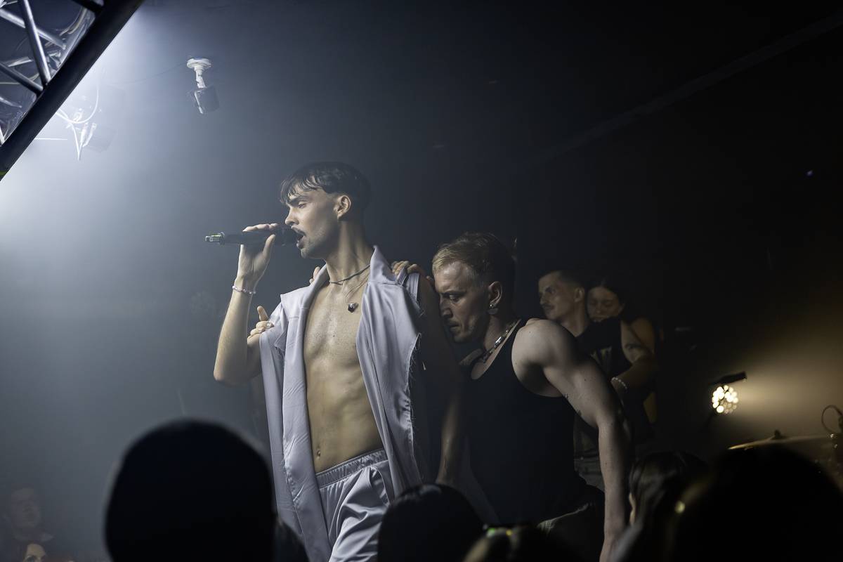 Adonxs oslavil koncertem v Rock Café své 29. narozeniny, předskakoval mu Tom Sean