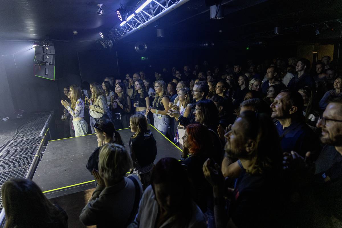Adonxs oslavil koncertem v Rock Café své 29. narozeniny, předskakoval mu Tom Sean