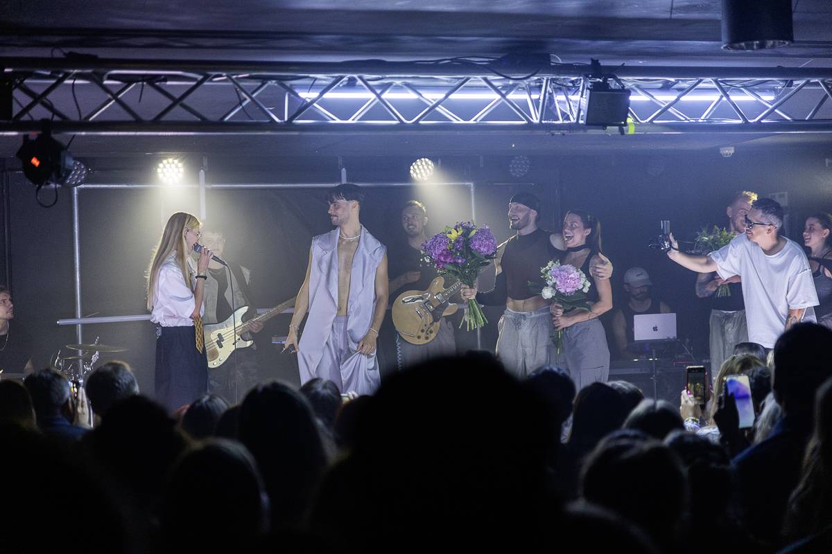 Adonxs oslavil koncertem v Rock Café své 29. narozeniny, předskakoval mu Tom Sean