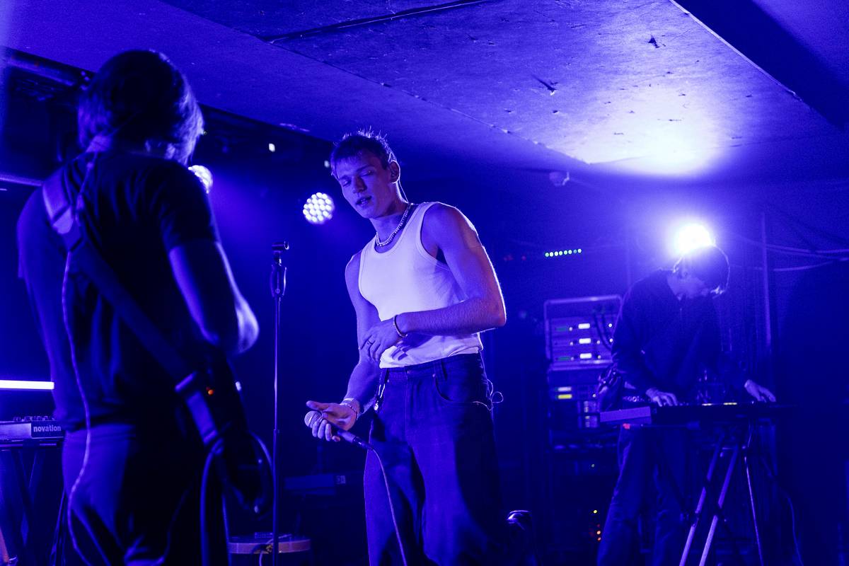 Adonxs oslavil koncertem v Rock Café své 29. narozeniny, předskakoval mu Tom Sean