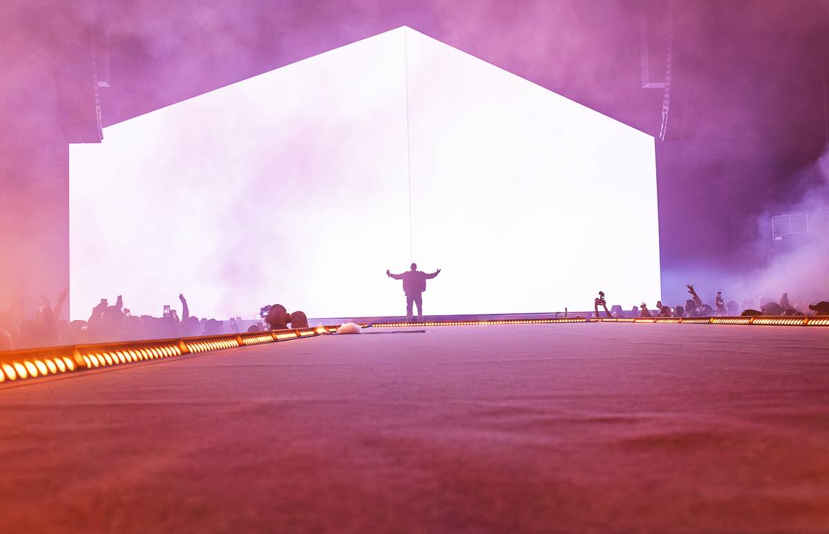 King Forever. Rytmus vyprodal O2 arenu, pozval si do ní Tinu, Ega i Daru Rolins