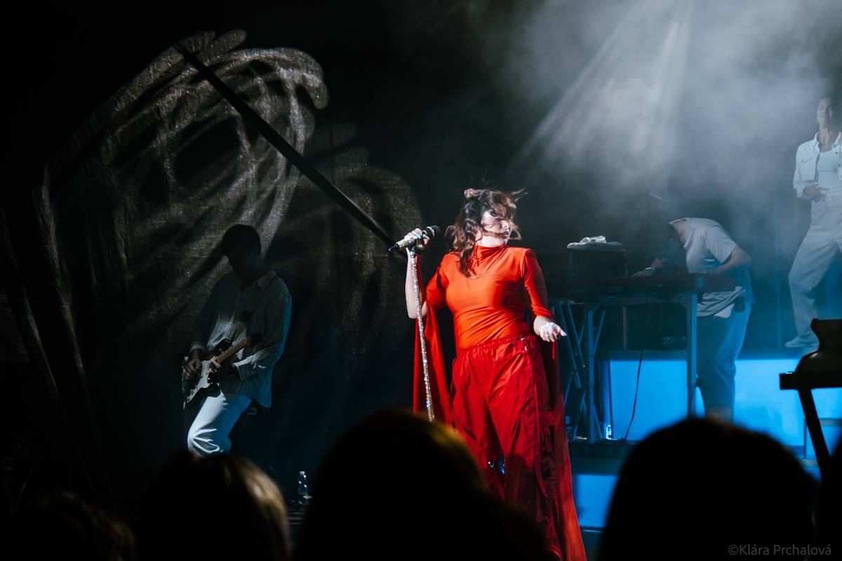 Romantika na Špilberku. Ewa Farna zpívala při západu slunce