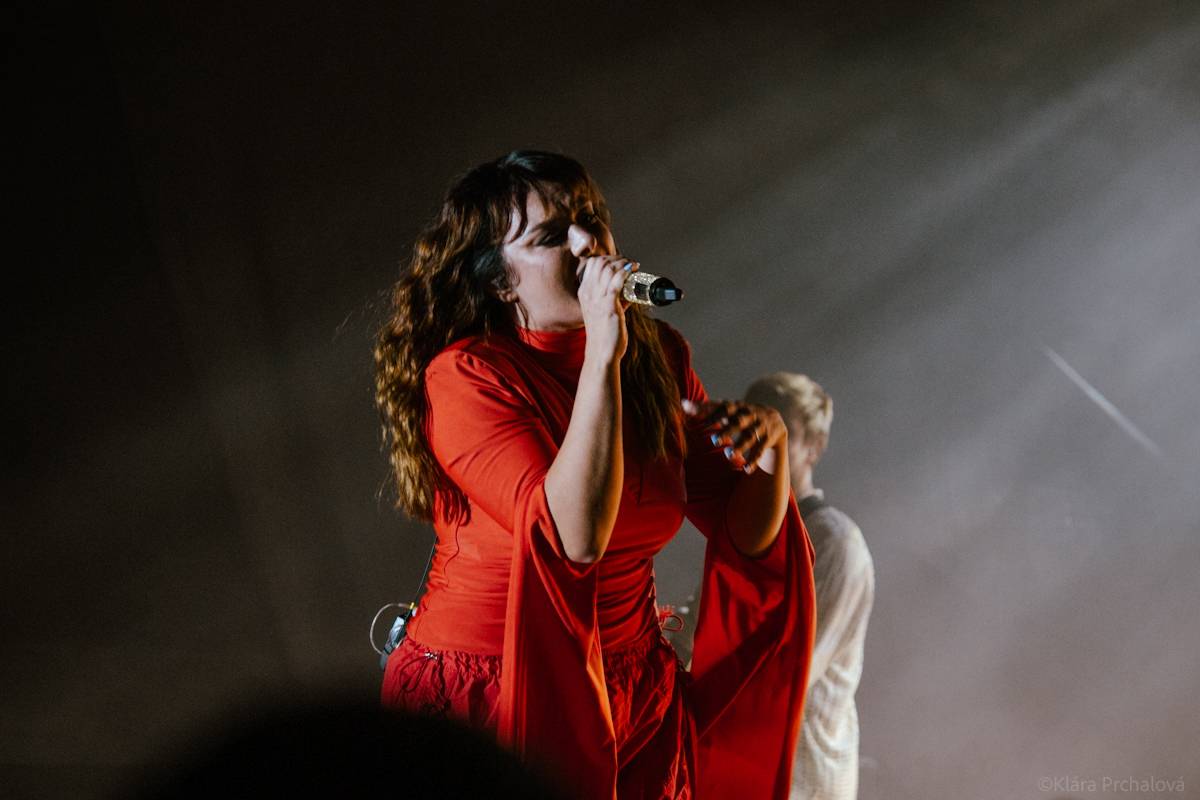 Romantika na Špilberku. Ewa Farna zpívala při západu slunce