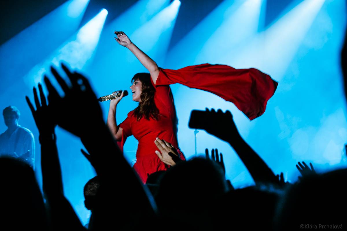 Romantika na Špilberku. Ewa Farna zpívala při západu slunce