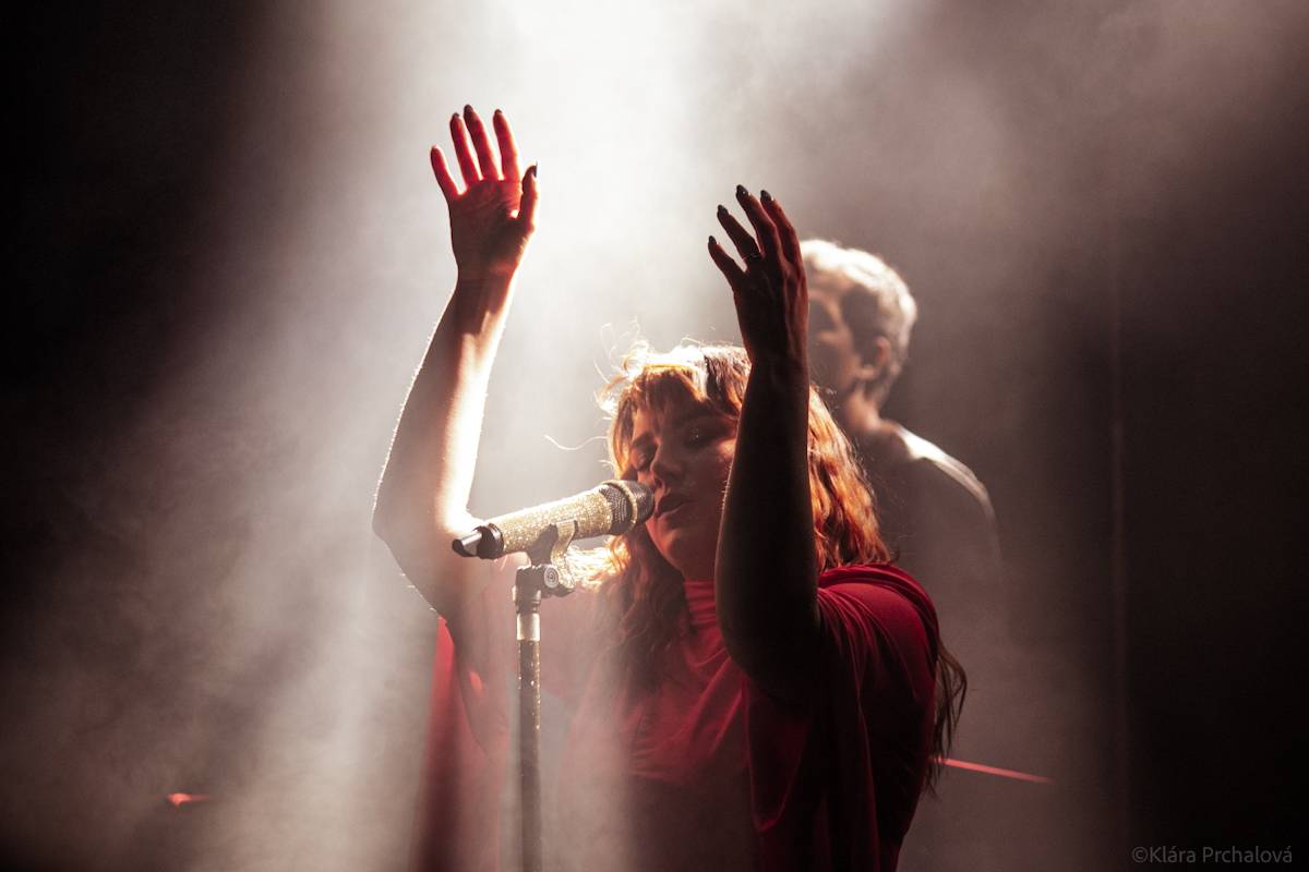 Romantika na Špilberku. Ewa Farna zpívala při západu slunce