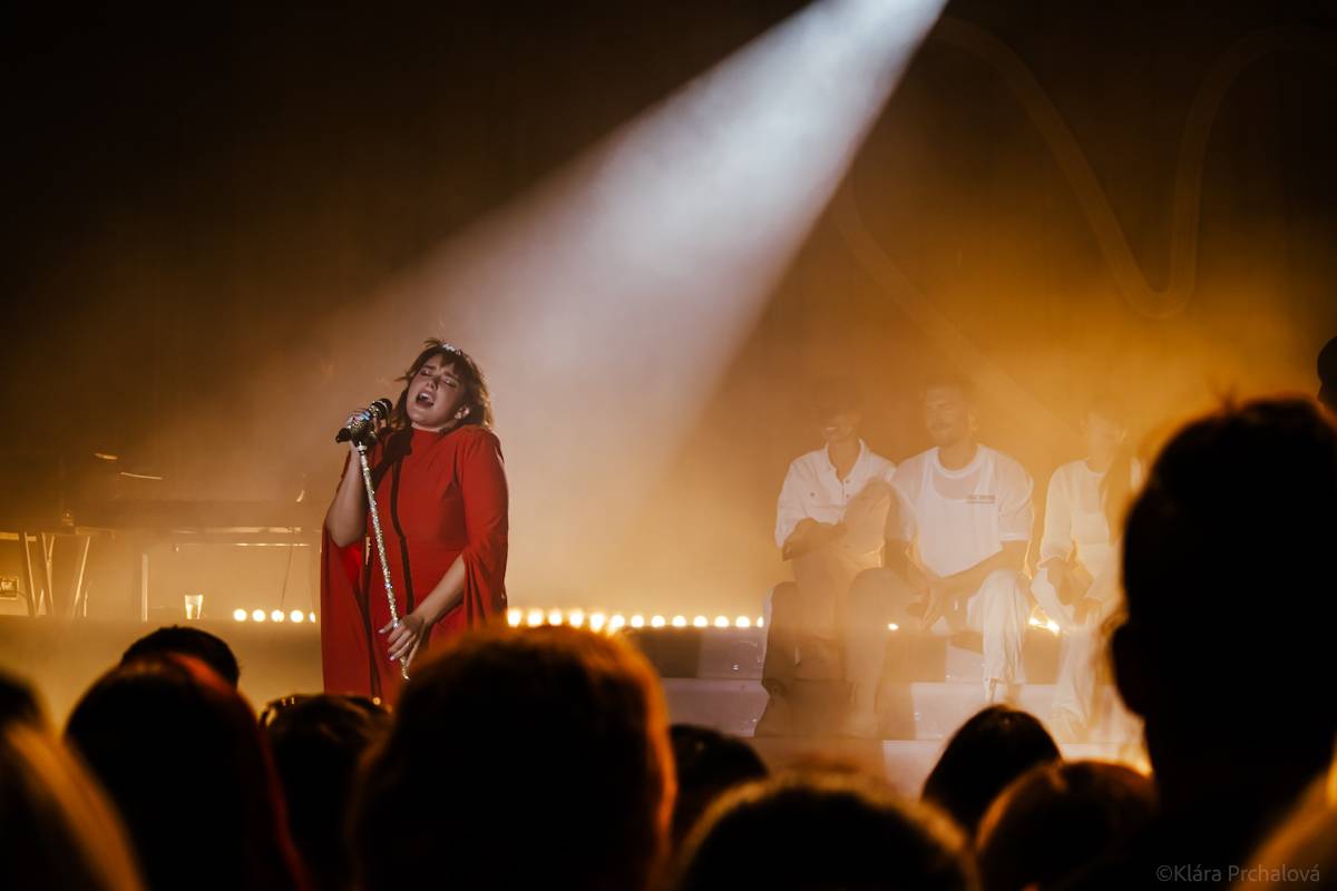 Romantika na Špilberku. Ewa Farna zpívala při západu slunce