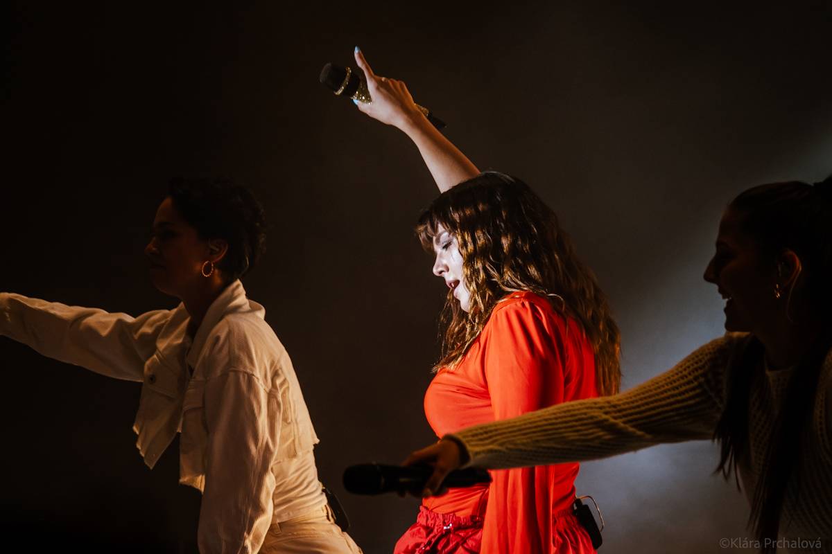 Romantika na Špilberku. Ewa Farna zpívala při západu slunce