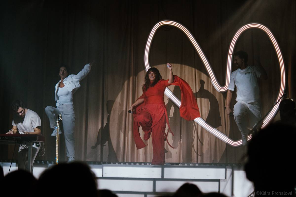 Romantika na Špilberku. Ewa Farna zpívala při západu slunce